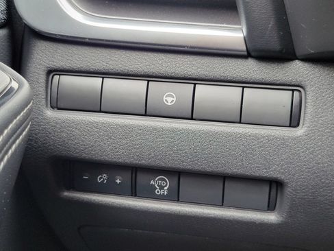 Used 2023 Nissan Rogue SV AWD/4WD image 15