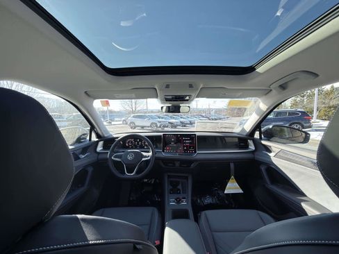 New 2026 Volkswagen Tiguan SE AWD/4WD image 21