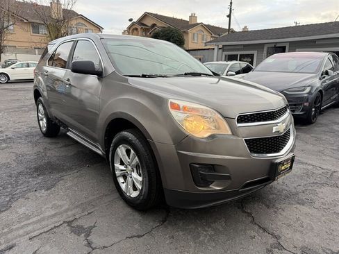 Used 2010 Chevrolet Equinox LS image 3