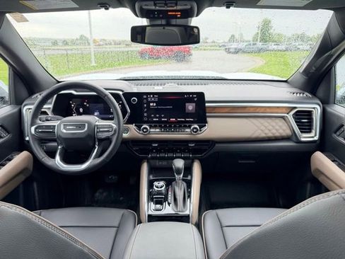 Used 2025 GMC Canyon Denali AWD/4WD image 6
