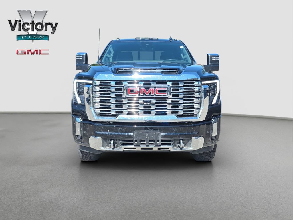 Used 2025 GMC Sierra 2500 Denali w/ Denali Reserve Package AWD/4WD image 2