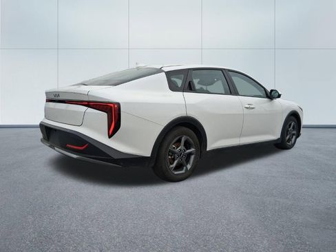 Used 2025 Kia K4 LXS image 5
