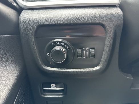 Certified 2024 Jeep Grand Cherokee L Laredo image 26