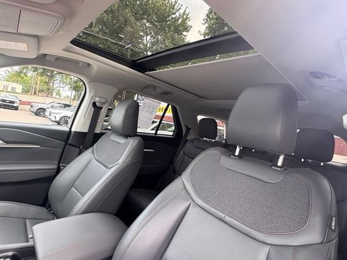Used 2025 Ford Explorer Active w/ Active Comfort Package AWD/4WD image 9
