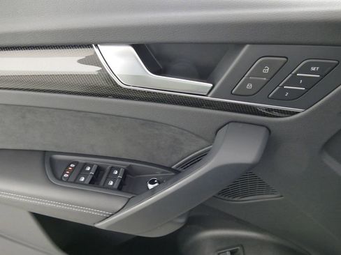 Used 2023 Audi SQ5 Prestige image 25