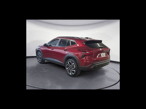 Used 2025 Chevrolet Trax RS w/ Driver Confidence Package FWD image 4