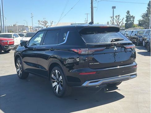 New 2026 Mitsubishi Outlander LE FWD image 7