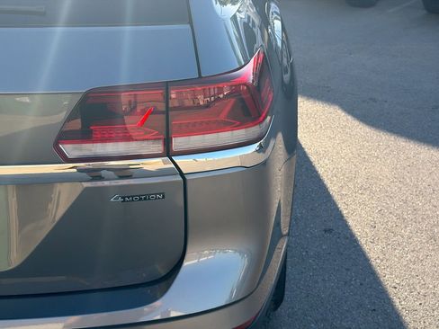 Used 2023 Volkswagen Atlas SEL AWD/4WD image 11