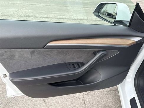 Used 2022 Tesla Model 3 Long Range image 11