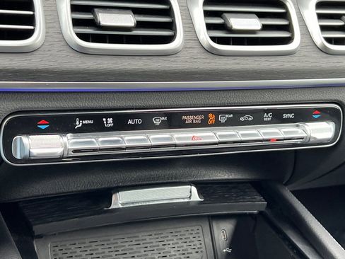 Used 2025 Mercedes-Benz GLS 450 4MATIC image 26