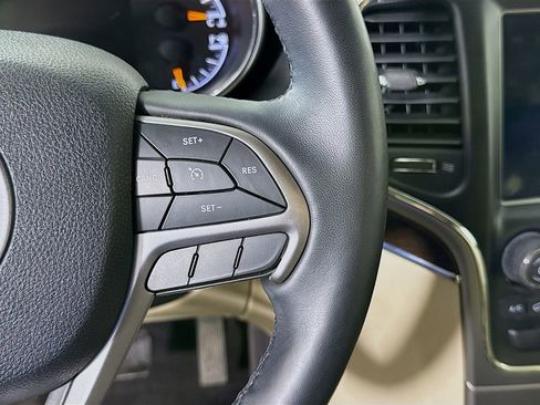 Used 2018 Jeep Grand Cherokee Limited AWD/4WD image 23