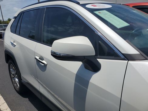 Used 2019 Toyota RAV4 Limited w/ Cold Weather Package FWD image 3
