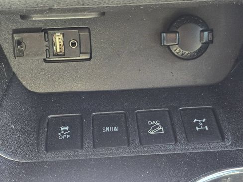 Used 2016 Toyota Highlander Limited Platinum AWD/4WD image 8