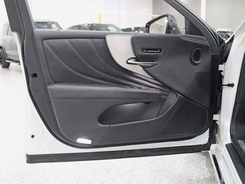 Used 2022 Lexus LS 500h AWD w/ Luxury Package image 38