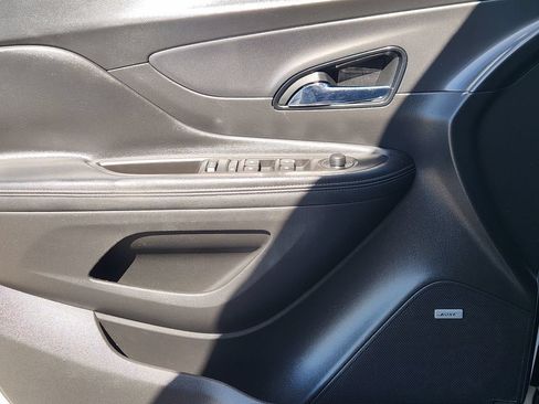 Used 2019 Buick Encore Essence w/ Experience Buick Package FWD image 18