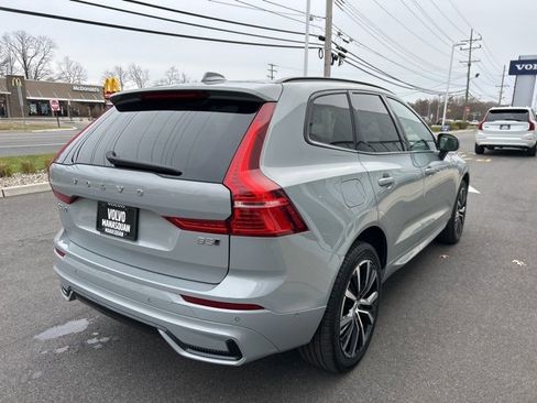 Certified 2025 Volvo XC60 B5 Plus image 5
