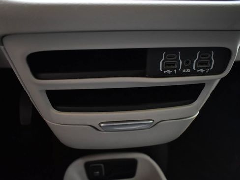 Used 2024 Chrysler Pacifica Touring-L FWD image 50