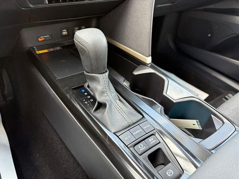 Used 2025 Toyota Camry LE image 21