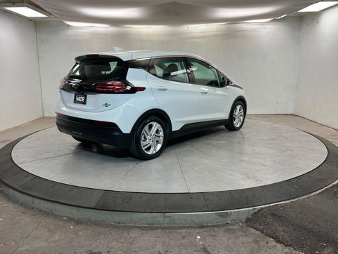 Used 2022 Chevrolet Bolt LT image 6