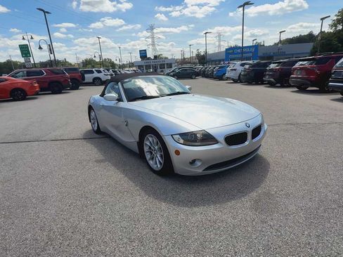 Used 2005 BMW Z4 2.5i RWD image 2