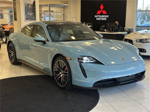 Used 2020 Porsche Taycan 4S image 3