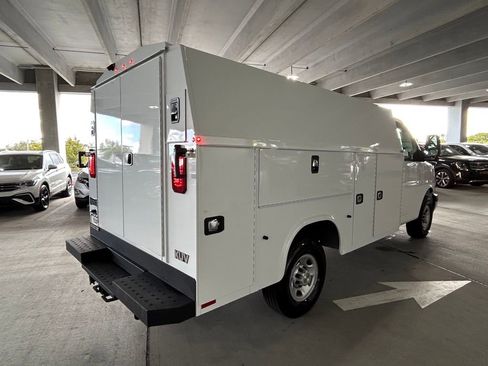 New 2025 Chevrolet Express 3500 w/ Power Convenience Package image 5