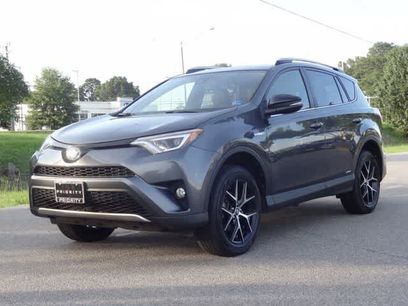 Used 2018 Toyota RAV4 SE