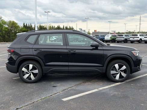 Used 2025 Volkswagen Taos S AWD/4WD image 4
