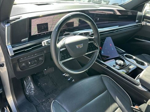Used 2025 Cadillac Escalade Sport AWD/4WD image 9