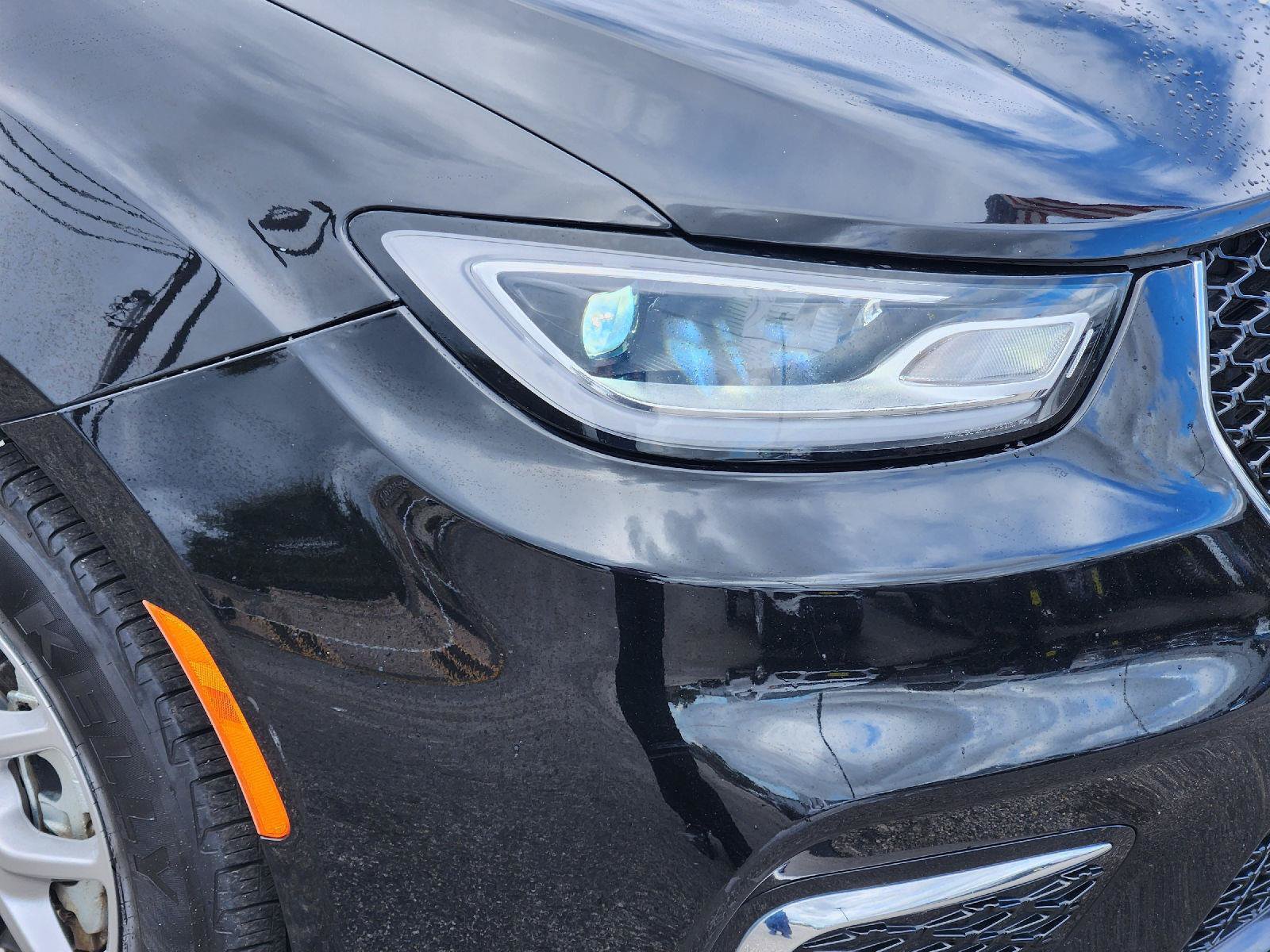 Used 2024 Chrysler Pacifica Touring-L FWD image 8