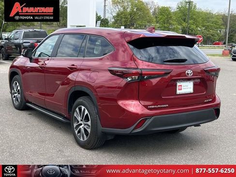 Certified 2024 Toyota Highlander XLE AWD/4WD image 7