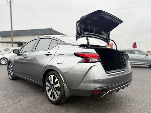 Used 2020 Nissan Versa SR FWD image 9
