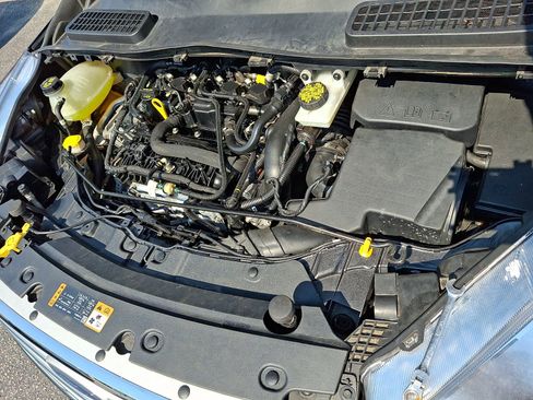 Certified 2019 Ford Escape SE FWD image 28