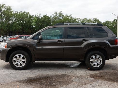 Used 2011 Mitsubishi Endeavor LS AWD/4WD image 3