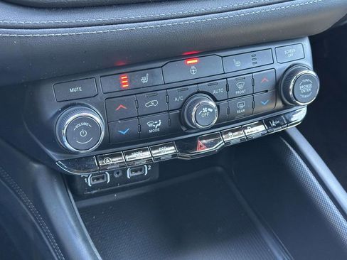 Used 2022 Dodge Durango GT image 28