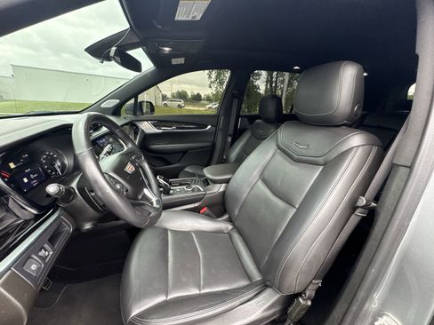 Certified 2023 Cadillac XT6 Premium Luxury FWD image 11