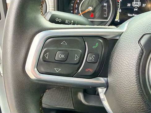 Used 2024 Jeep Wrangler Sahara image 34