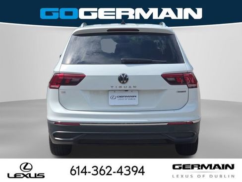 Used 2024 Volkswagen Tiguan SE AWD/4WD image 11