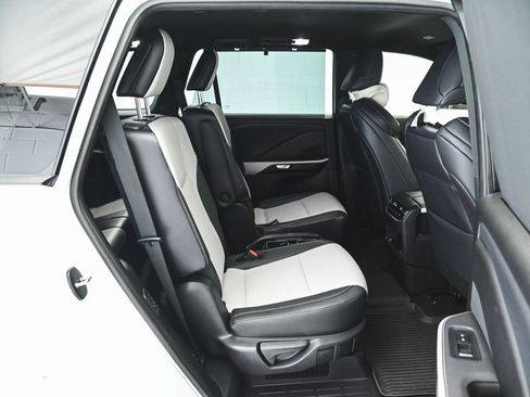 Used 2024 Lexus TX 500h AWD w/ Technology Package image 34