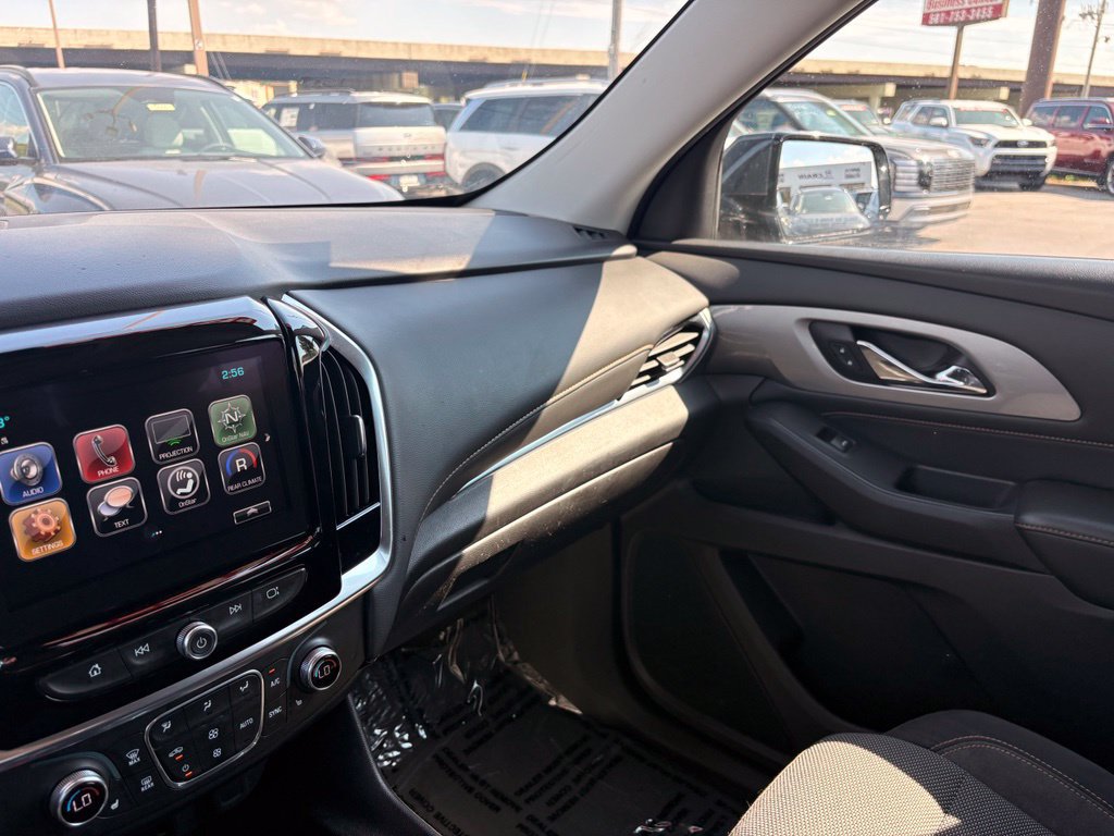 Used 2018 Chevrolet Traverse LT FWD image 21