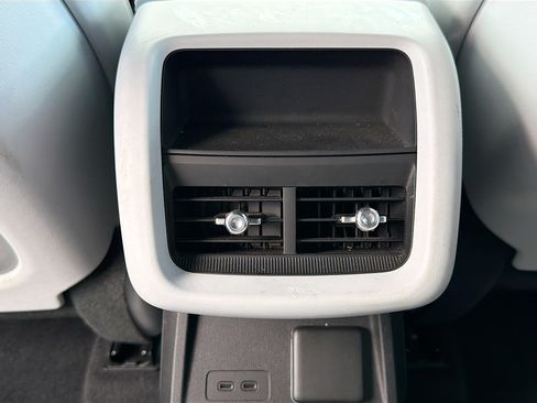 Used 2024 Cadillac Lyriq Sport AWD/4WD image 19