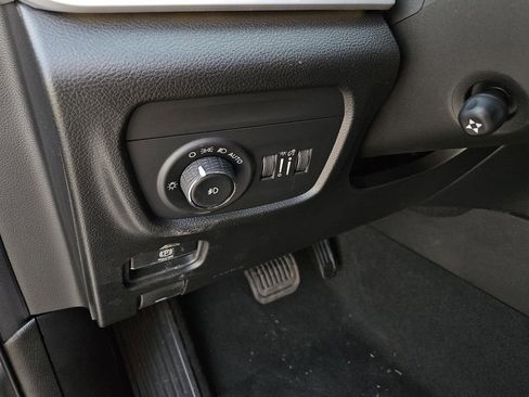 New 2026 Jeep Grand Cherokee L Limited w/ Luxury Tech Group II RWD image 18