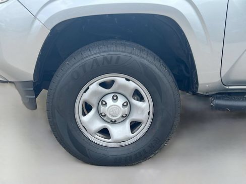Used 2022 Toyota Tacoma SR AWD/4WD image 27
