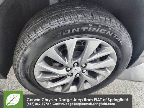 Used 2025 Buick Enclave Preferred FWD image 33