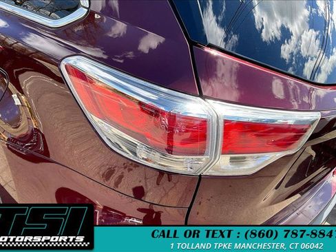 Used 2015 Toyota Highlander Limited AWD/4WD image 30