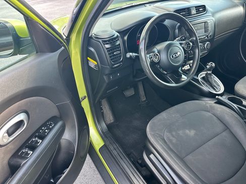 Used 2019 Kia Soul FWD image 6