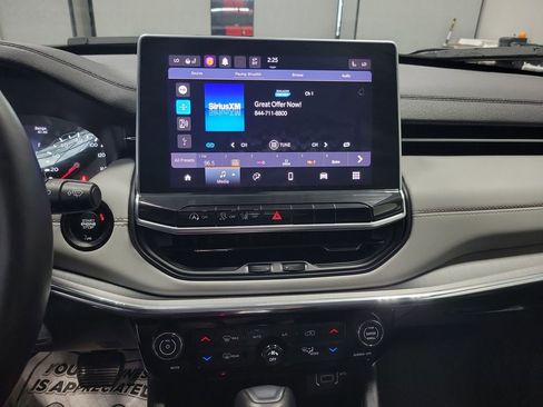 Used 2022 Jeep Compass Limited image 42