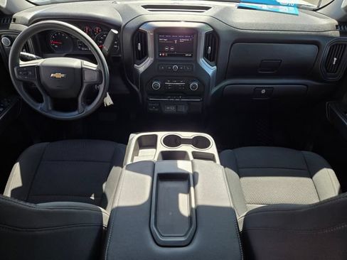 Used 2022 Chevrolet Silverado 2500 Custom w/ Custom Convenience Package AWD/4WD image 15