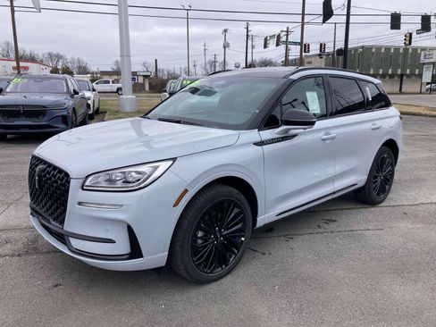 New 2025 Lincoln Corsair Reserve w/ Equipment Group 202A FWD image 9