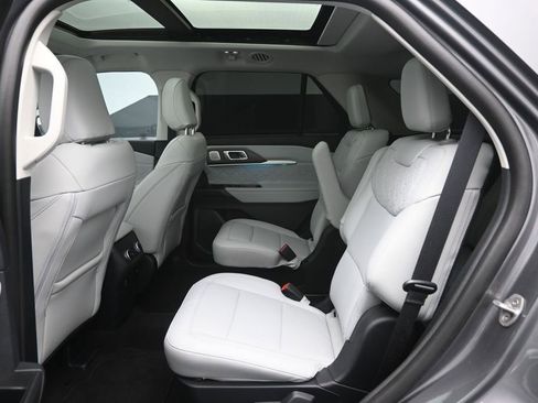 Certified 2025 Ford Explorer Platinum w/ Ultimate Package AWD/4WD image 2